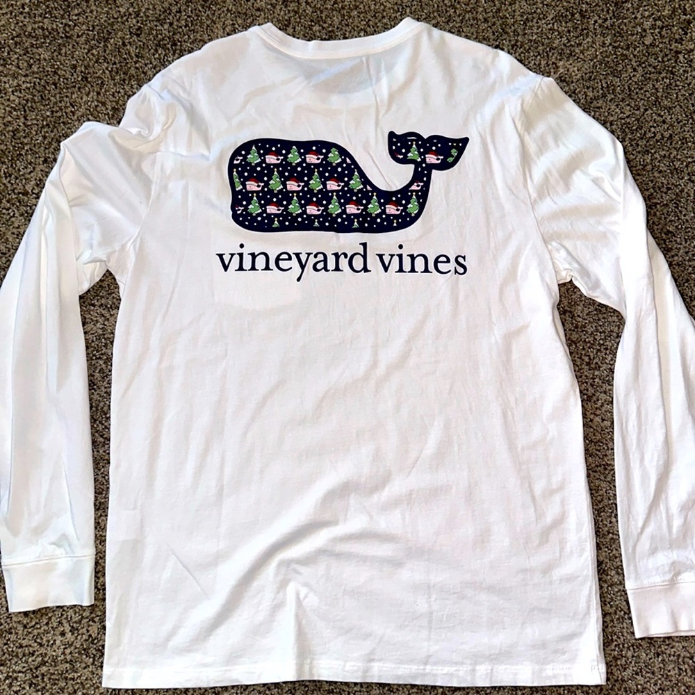 Vineyard Vines Men Medium Long Sleeve Holiday Santa Christmas Tree Whale T-shirt